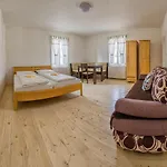 Landhaus Svajciarsky Dom *